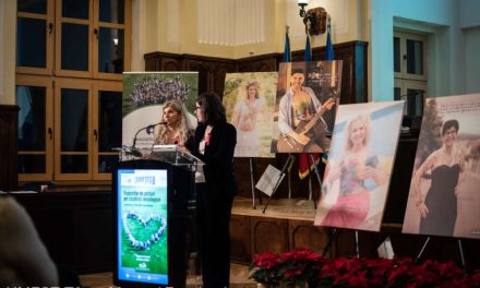 Tablouri cu picturi pe cicatrici oncologice, prezentate ca dovadă că arta poate vindeca suflete