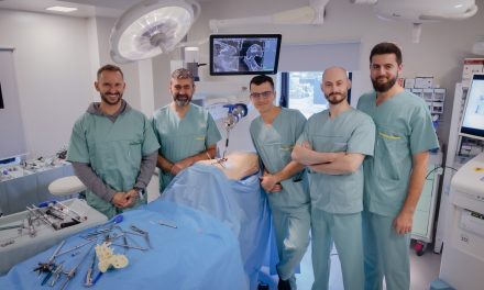 Spitalul MedLife Humanitas Cluj a testat și se pregătește să implementeze cea mai performantă tehnologie robotică din lume folosită în chirurgia spinală