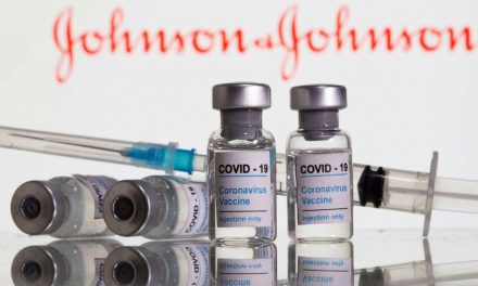 FDA: ”Risc crescut” de a dezvolta o afecţiune neurologică rară cu vaccinul Johnson & Johnson