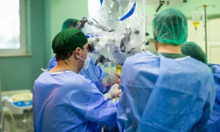 Bărbat de 51 de ani operat cu succes de o tumoră cerebrală de 10 centimetri, la Spitalul de Neurochirurgie „Dr.Nicolae Oblu” din Iaşi