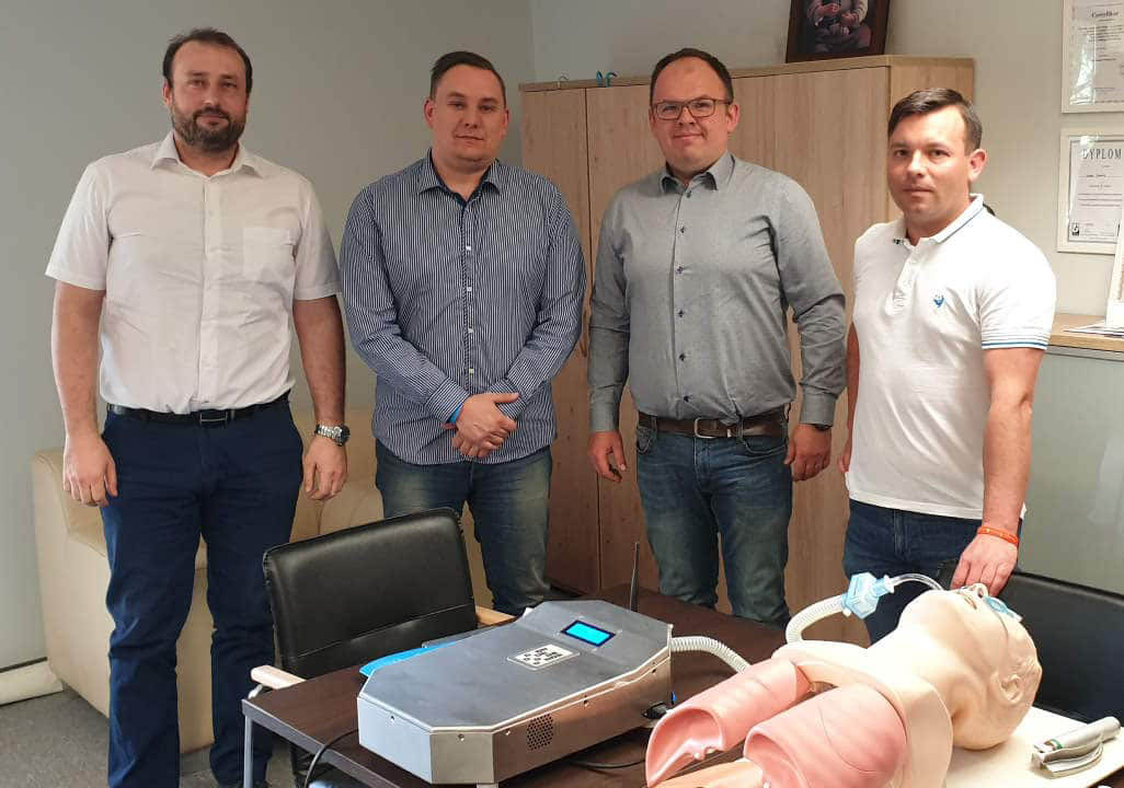 Coronavirus: Experţii din Polonia au proiectat un ventilator controlat prin telecomandă pentru evitarea contactului cu pacienţii