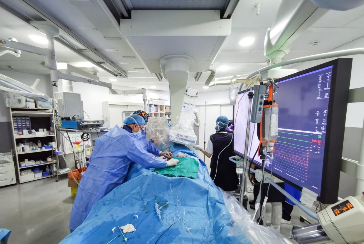45 de pacienţi au beneficiat, în ultimul an şi jumătate, de implantare percutană de valvă aortică  la Spitalul Universitar Bucureşti