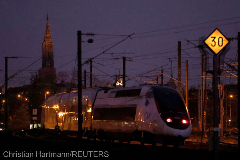 Franţa: Îmbarcarea pacienţilor într-un TGV dotat cu echipamente medicale, premieră europeană