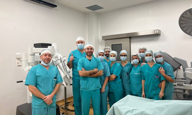 Spitalul Sf. Constantin Brașov reia programul de transplant renal și devine primul centru privat din România care realizează transplant renal prin chirurgie robotică