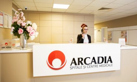 Consultații medicale gratuite la Arcadia în luna conștientizării cancerului la sân