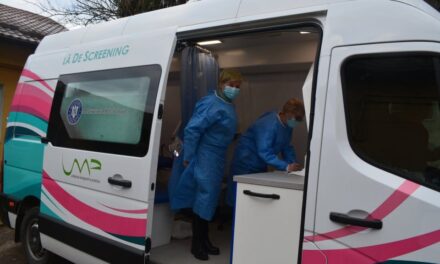 Caravana mobilă şi acţiuni de focus-grup pentru screeningul cancerului de col uterin, la Târnăveni