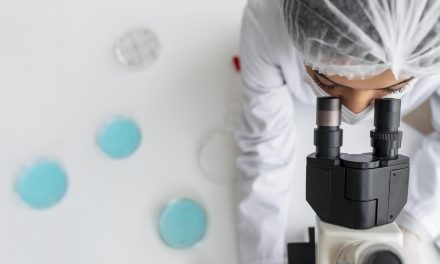 Antibioticele cu acțiune prelungită oferă rezultate similare cu tratamentele standard în infecțiile bacteriene severe
