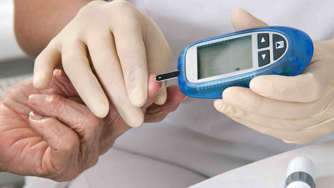 COVID-19 ar putea declanșa diabetul la oameni anterior sănătoşi, spun experții