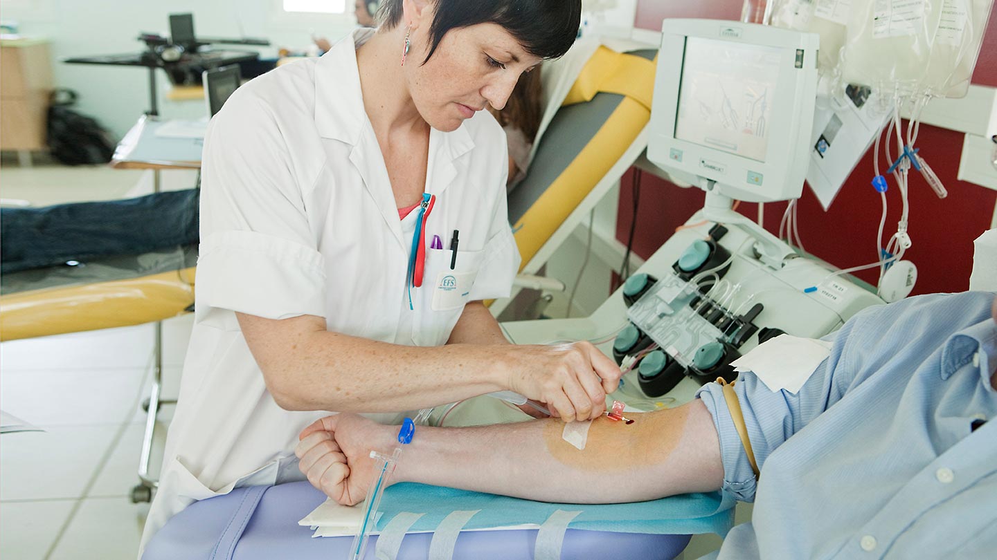 Medici şi reprezentanţi ai pacienţilor, apel pentru donarea de celule stem hematopoietice