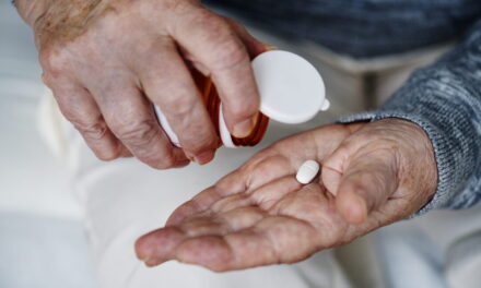 Consumul de antibiotice în rândul adulților în vârstă este asociat cu boala inflamatorie intestinală