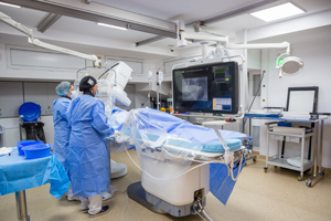 La Sanador, pacienții cu afecțiuni arteriale pot fi tratați prin tehnici endovasculare, cu ajutorul unui angiograf unic în România