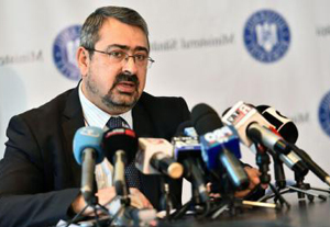 Dr. Victor Strâmbu (Spitalul ‘Carol Davila’): Cadrele medicale lucrează în ture de 4 ore; e greu să lucrezi în combinezoane şi material de protecţie