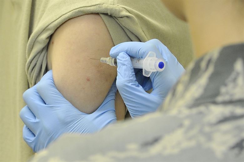 Japonia va începe să testeze pe oameni un vaccin împotriva COVID-19, la sfârşitul lunii iunie